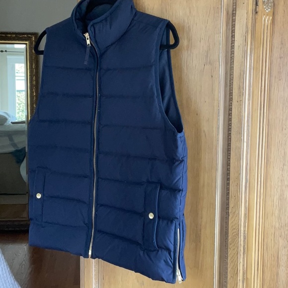 J Crew Navy Down Puffer Vest, size L, *pre-owned* - Picture 6 of 10